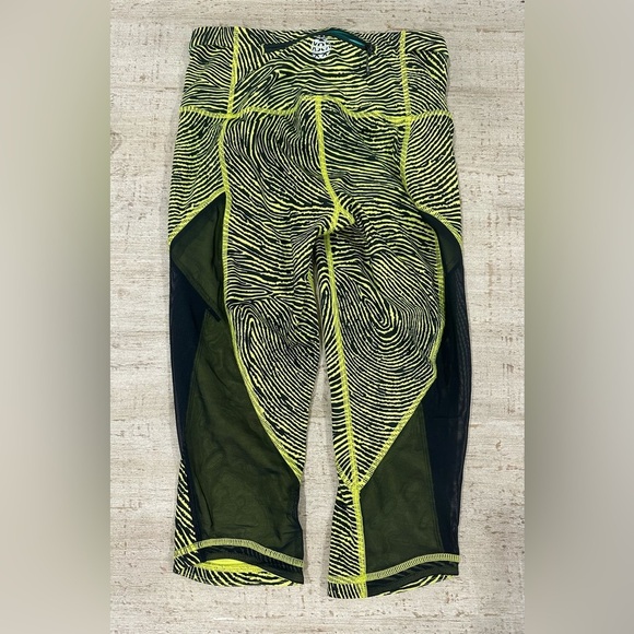 Lululemon 2016 Seawheeze Run With The Sun Crop 4 - Picture 5 of 5